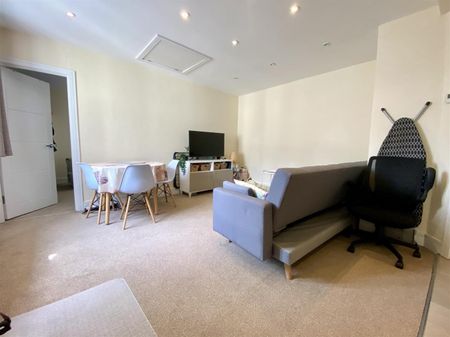 1 Bedroom Apartment To Let - Photo 2