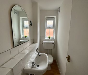 Room in a Shared House, Bellevue Road, SO15 - Photo 3