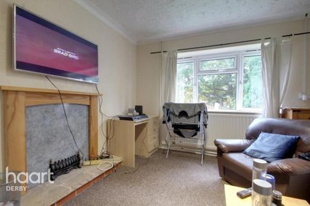 4 bedroom semi-detached house to rent - Photo 2
