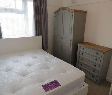 Bedroom Detached House In Wallisdown, BH12 - Photo 4