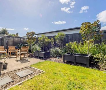 Spacious & Stylish Duplex - Photo 4