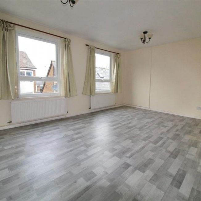 2 Bedroom Apartment Available Arranging tenancy - Photo 1