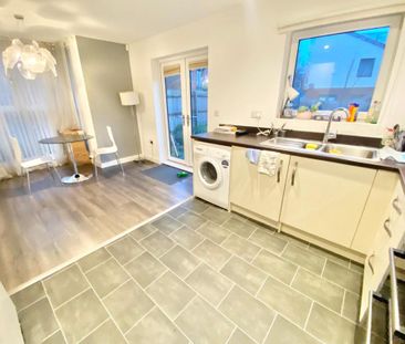 1 bedroom in a house share to rent - Photo 4