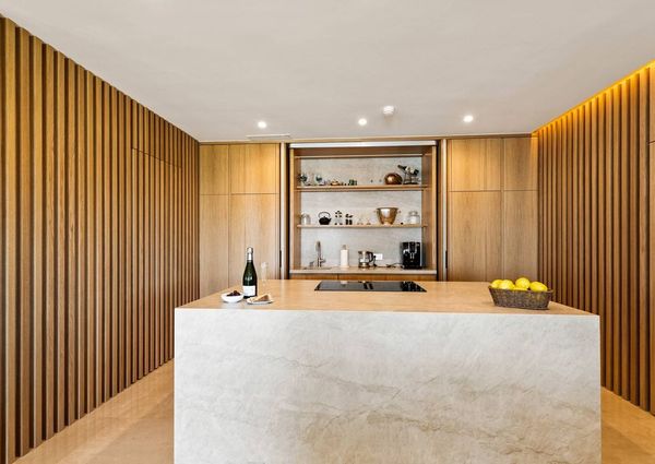 Luxury Villa for rent in Marbella Del Este, Andalusia