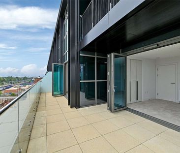 A penthouse apartment with a spacious south facing private terrace - Photo 1