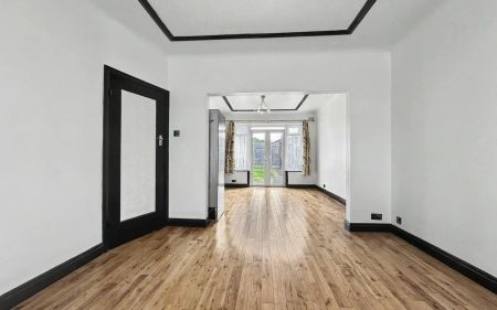 Uppingham Avenue, Stanmore, HA7 - Photo 2