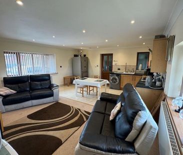 2 bedroom semi-detached bungalow to rent - Photo 1