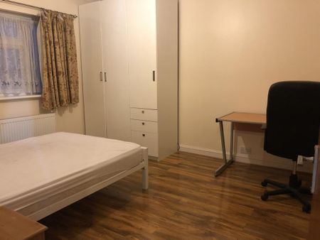 House share to rent - Photo 2