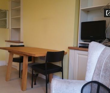 Cosy 1-bedroom apartment for rent in Terenure, Dublin - Photo 1