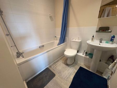 Price £1,350 pcm - Available 20/12/2025 - Unfurnished - Photo 2