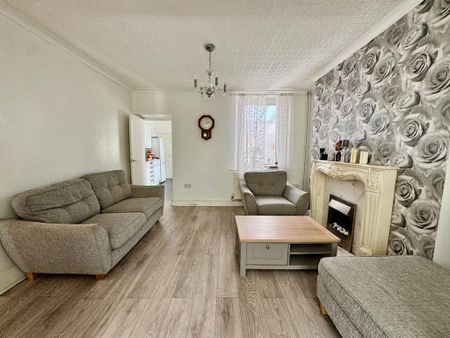 3 bedroom terraced house to rent - Photo 2