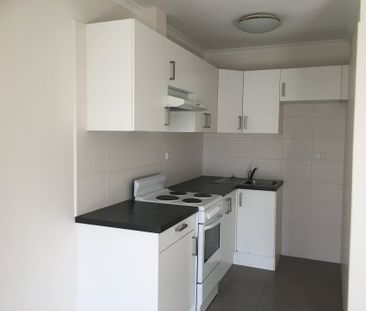 11/1 Kokaribb Road, Carnegie - Photo 4