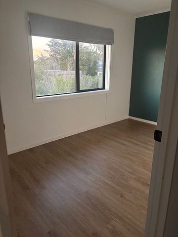 Charming 3BR Home in Torbay w/ Garden - Photo 2