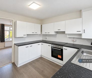 3 bedroom terraced house to rent - Photo 4
