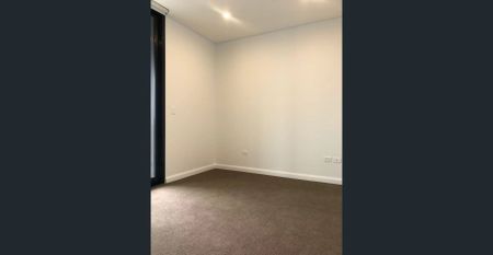 This newly one bedroom apartment is located only few minutes' walk to Westmead station and offering an envious lifestyle of the highest quality. - Photo 5