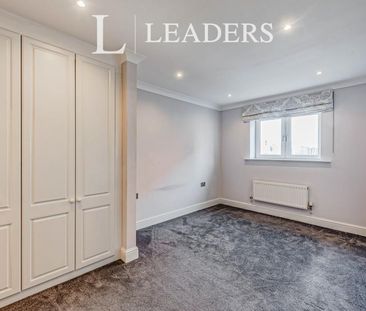 2 bedroom apartment to rent Kings Gate, Horsham, West Sussex, RH12 - Photo 3