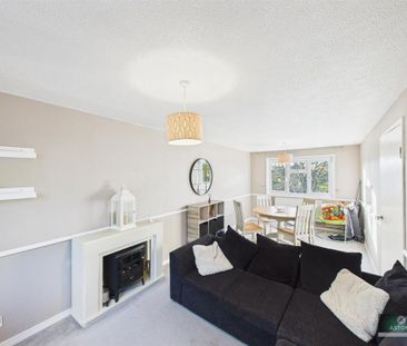 2 bedroom flat to rent - Photo 2