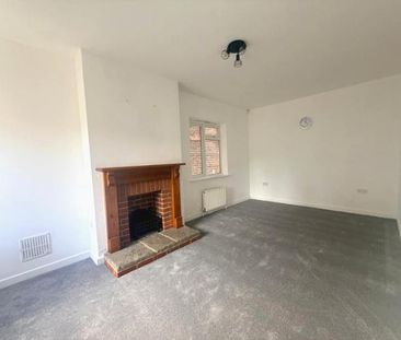 4 bedroom semi-detached house to rent - Photo 1