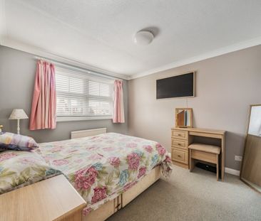 Amis Avenue, Addlestone, Surrey, KT15 - Photo 2