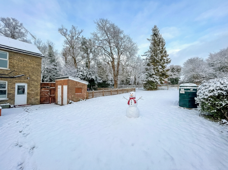 1 bedroom semi-detached house to rent - Photo 5