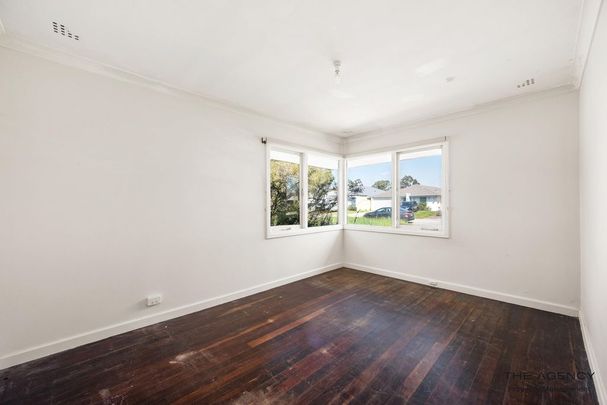 Charming 3-Bedroom Home in Armadale for Lease - Photo 1