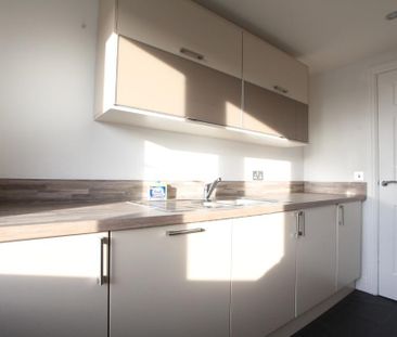 2 bedroom flat to rent - Photo 6