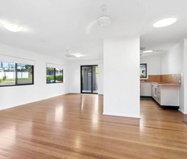 Beachside Living in the Heart of Coolum - Photo 2