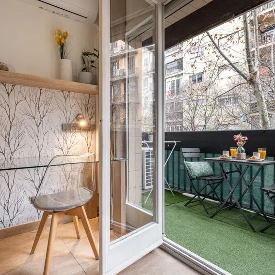 Alquiler de casa o chalet independiente en Calle d'Aragó - Photo 1