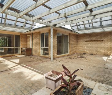 Neat Three Bedroom Home In Amaroo - Photo 3