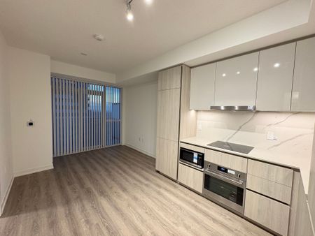 For Lease - 8 Interchange Way Unit# 3215, Vaughan, Ontario - Photo 5