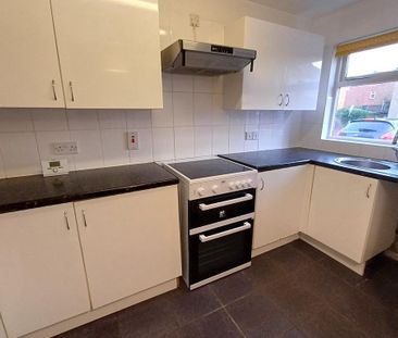 2 bedroom terraced house to rent - Photo 4