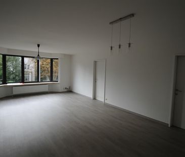 Een gerenoveerd instapklaar appartement op de eerste verdieping lin... - Foto 3