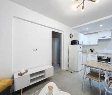 Location Appartement 2 pièces 28m² FONTENAY LE FLEURY 78330 - Photo 2