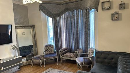 Master bedroom to rent close to seven king station - £900 pcm - Photo 4