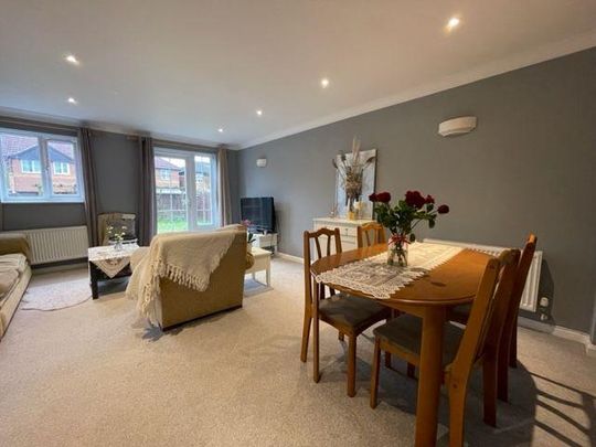 3 bedroom semi-detached house to rent - Photo 1