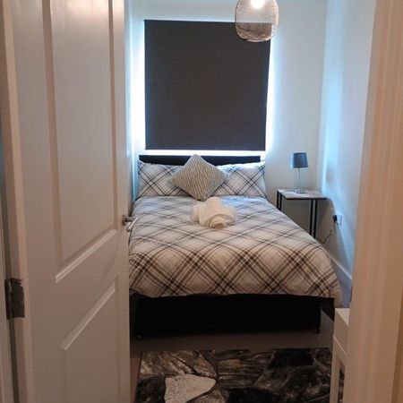 2 Bed Flat, Pelling St, E14 - Photo 3