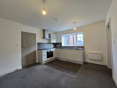 1 bedroom flat to rent - Photo 2