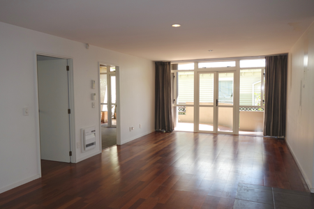 2-Bedroom Apartment in Merivale - Photo 3