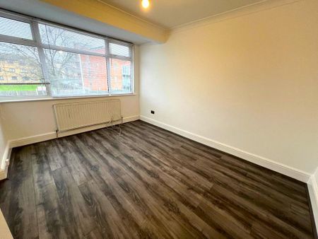 6 bedroom semi-detached house to rent - Photo 4