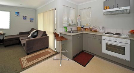 What a Honey - Photo 2