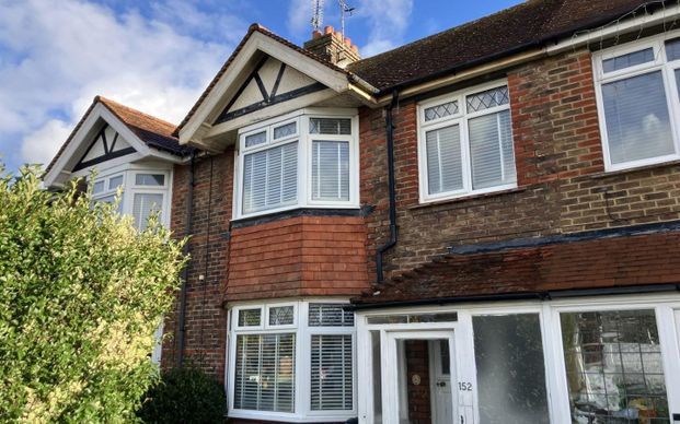 George V Avenue, Worthing, West Sussex - Photo 1