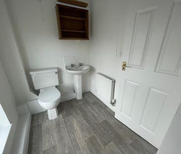 3 bedroom terraced house to rent - Photo 6