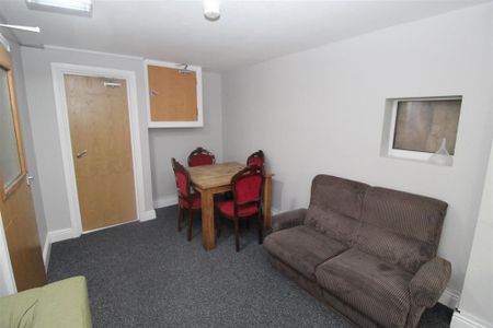 8 bedroom house to rent - Photo 3