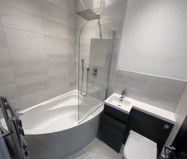 NewStreet, BURTON-ON-TRENT - Photo 4