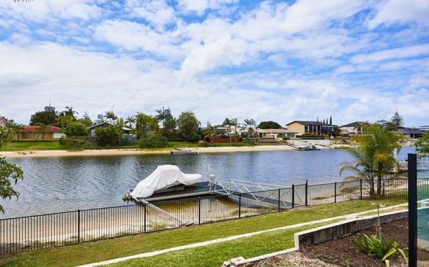 79 Markeri Street, Mermaid Waters - Photo 1