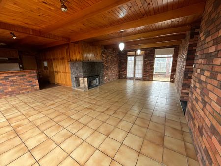 Conveniently located! - Photo 4