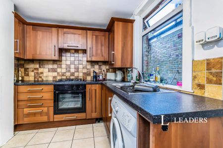 2 bedroom terraced house to rent - Photo 4