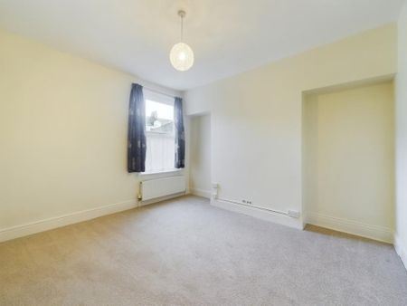 3 bedroom flat to rent - Photo 3