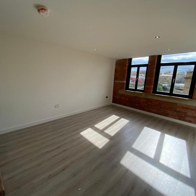 2 bedroom flat to rent - Photo 1