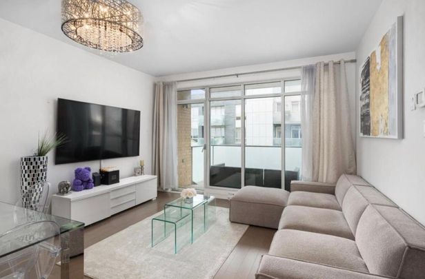 Appartement à louer - Laval (Chomedey) (Autres) - Photo 1